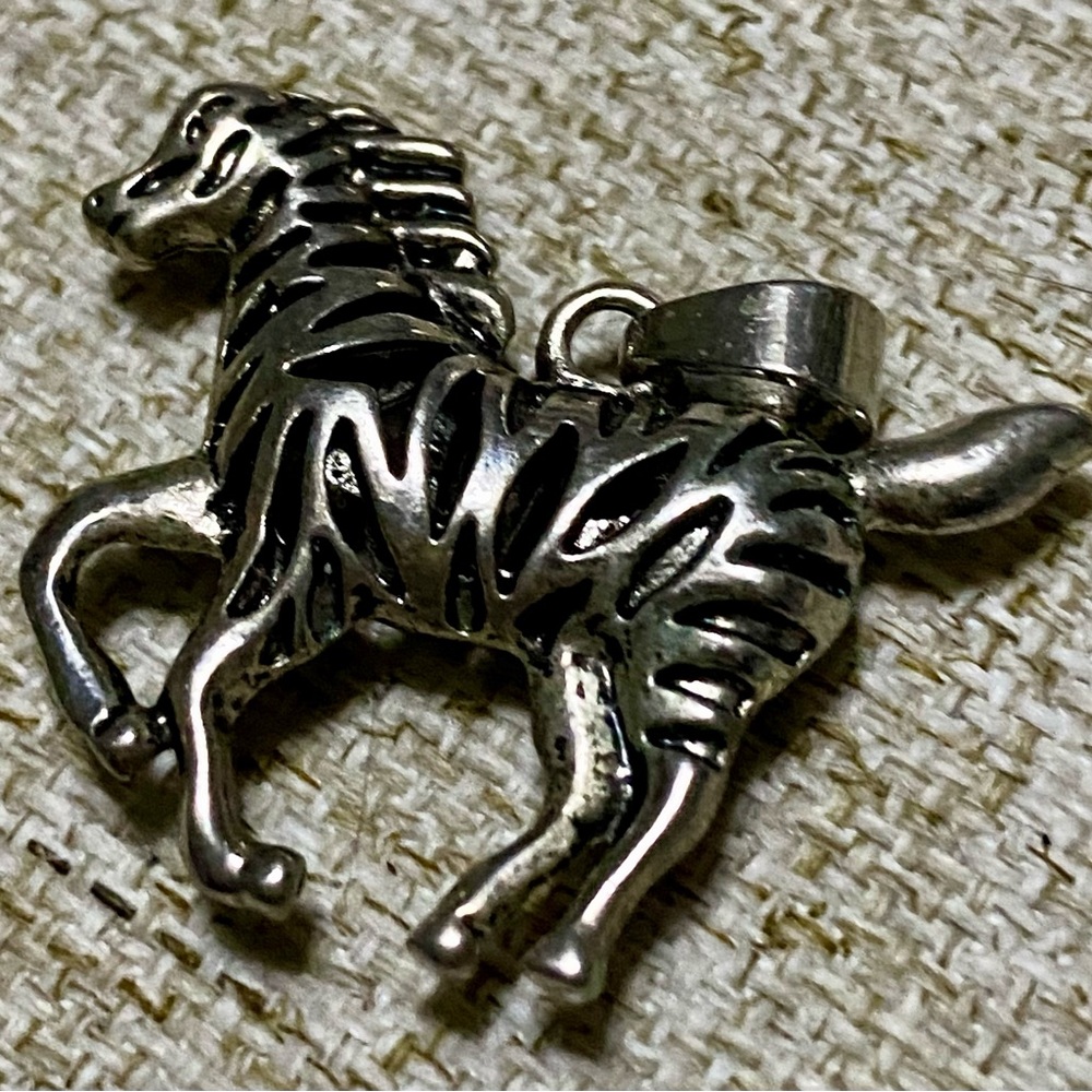 Silver Zebra Pendant anti-rust steel - Picture 3 of 8
